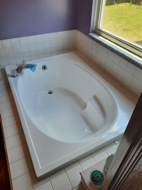 How Magic Tub and Tile Reglazing Can Help You Achieve the Bathroom of Your Dreams